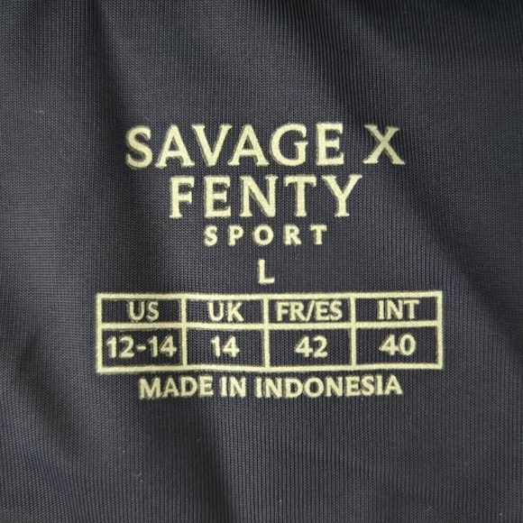 Savage x Fenty Sport Supple Flex Shelf-Bra Tank. Color: Dark & Stormy Blue/Black - Picture 6 of 7